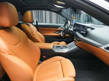 BMW M440i