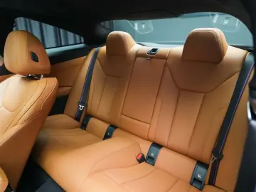 BMW M440i