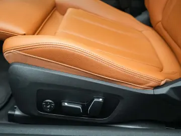 BMW M440i