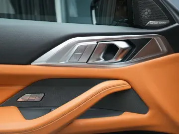 BMW M440i