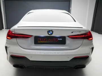 BMW M440i