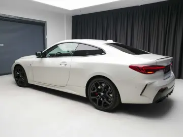 BMW M440i