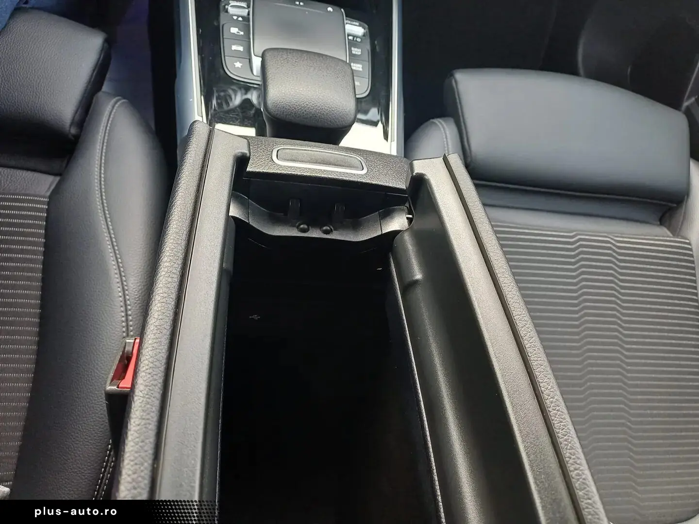 Mercedes-Benz Glb 200 1.3 benzina 163CP 7 locuri