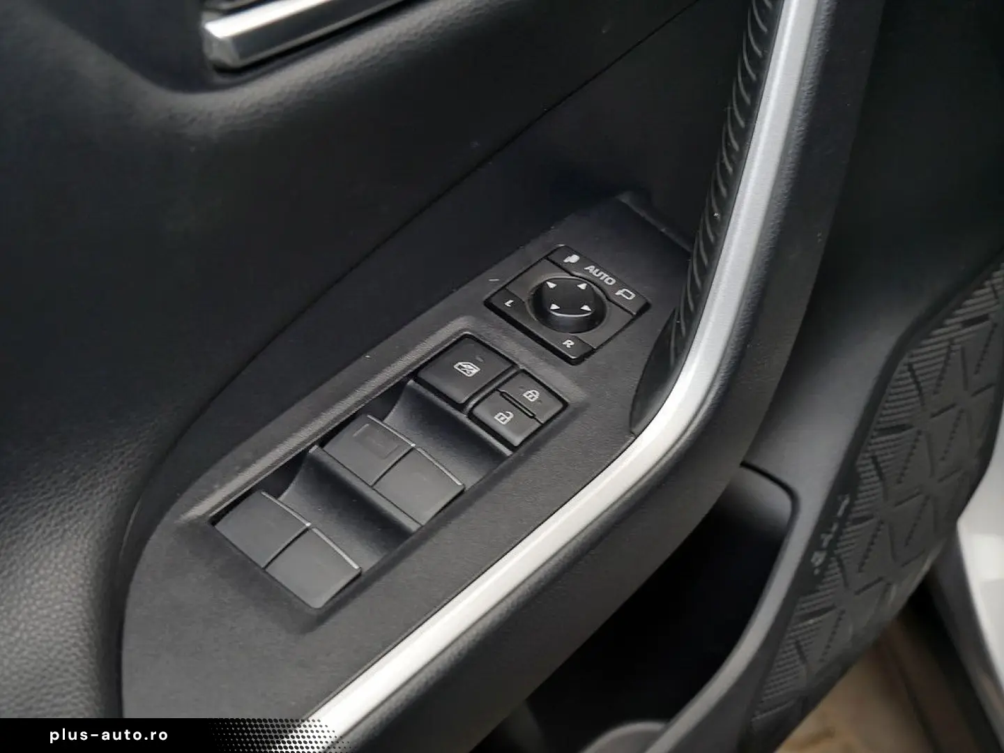 TOYOTA RAV 4 Plug-in Hybrid 4x4 Navi Leder Memory Sitze