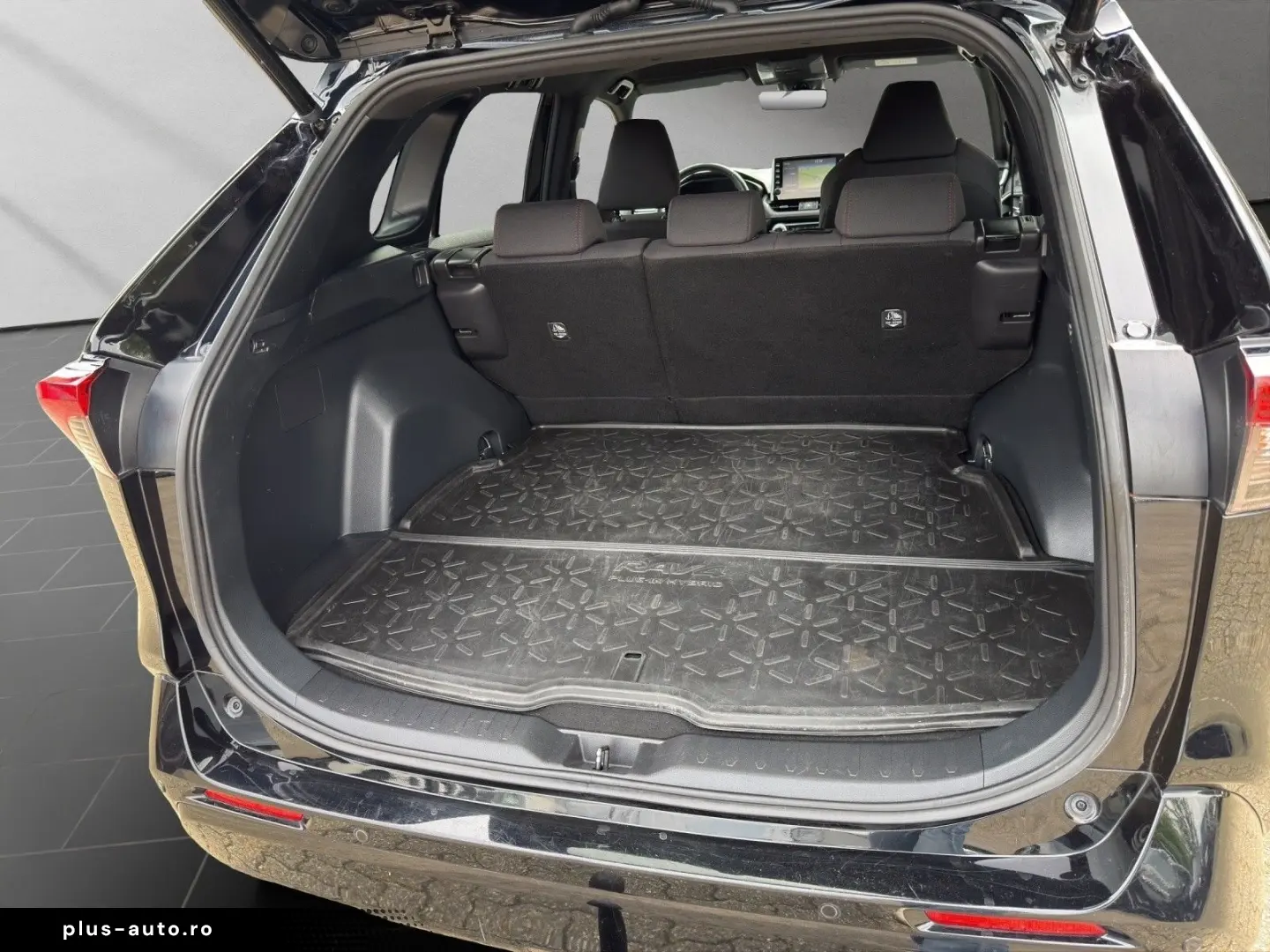TOYOTA RAV 4 PLUG-IN 4x4 COMFORT ALLWETTERREIFEN AHK