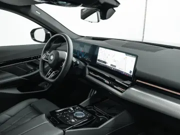 BMW 530e M Sport Pano