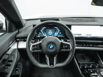 BMW 530e M Sport Pano
