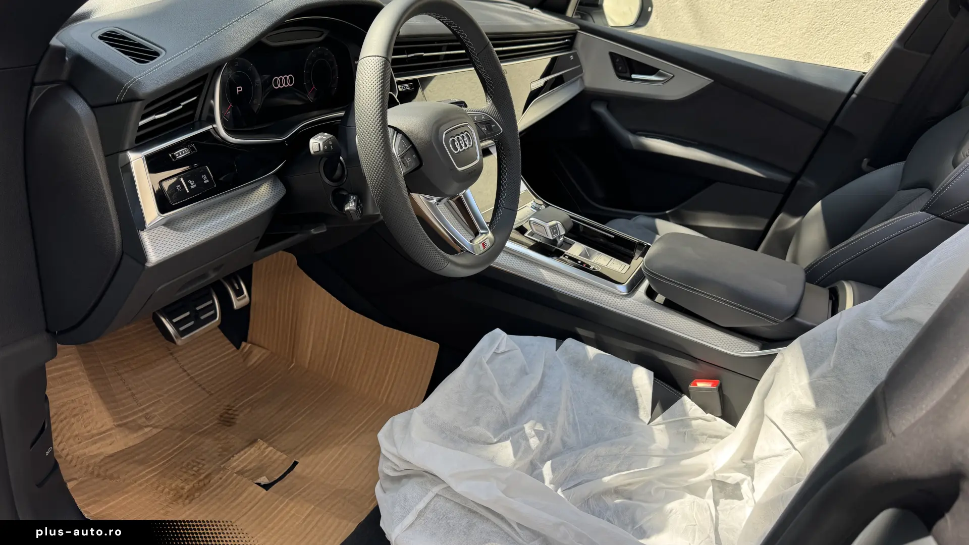 Audi Q8 Sline DISTRONIC STOCK