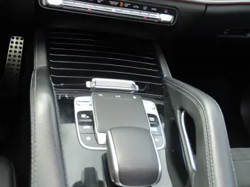 MERCEDES-BENZ GLE 400 d 4Matic AMG AHK LUFT PANO SHZ RFK LED