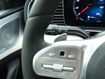 MERCEDES-BENZ GLE 400 d 4Matic AMG AHK LUFT PANO SHZ RFK LED