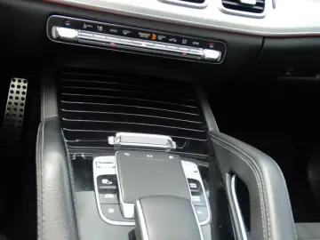 MERCEDES-BENZ GLE 400 d 4Matic AMG AHK LUFT PANO SHZ RFK LED