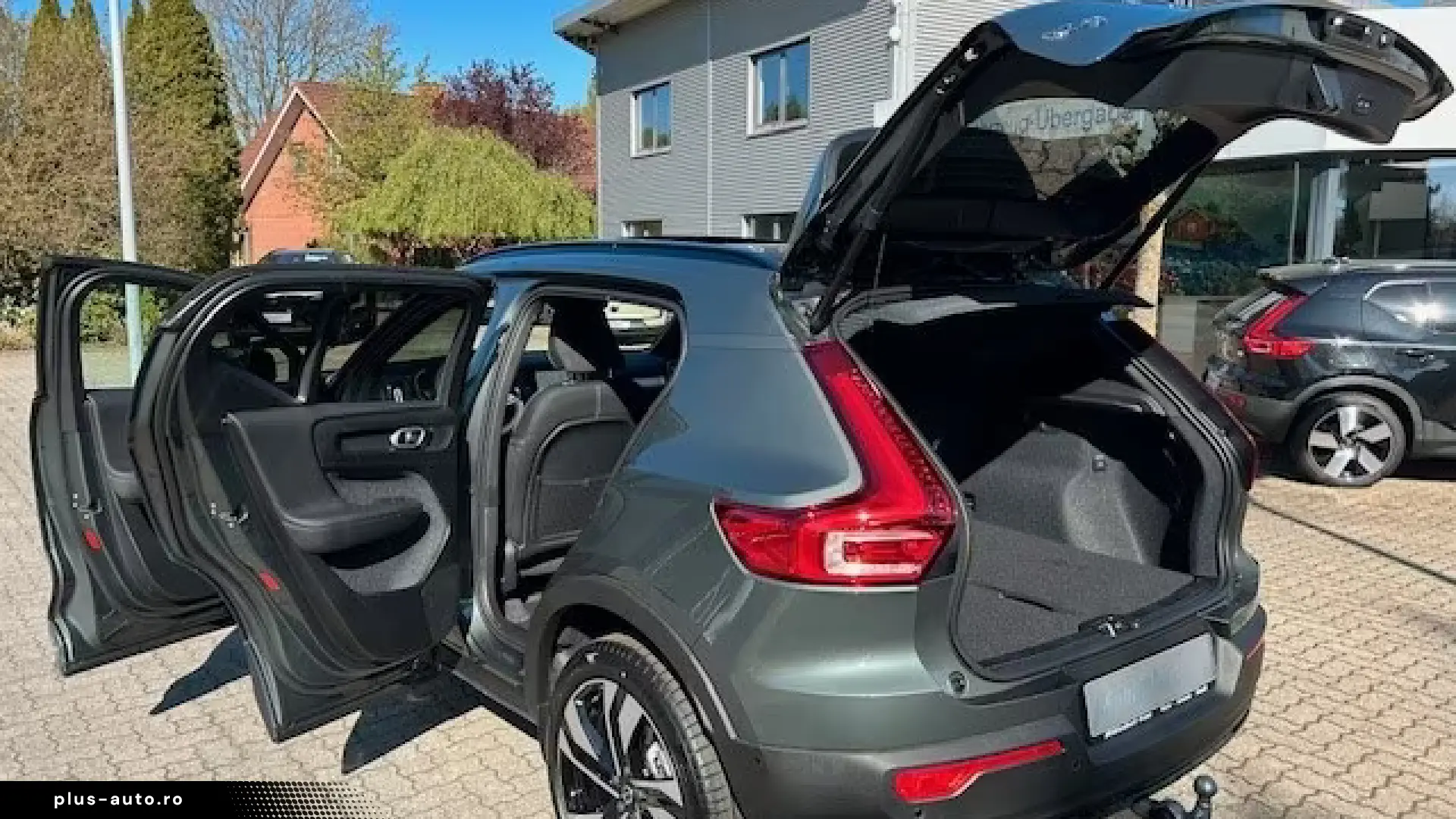 Volvo XC40 B4 DKG ULTRA DARK