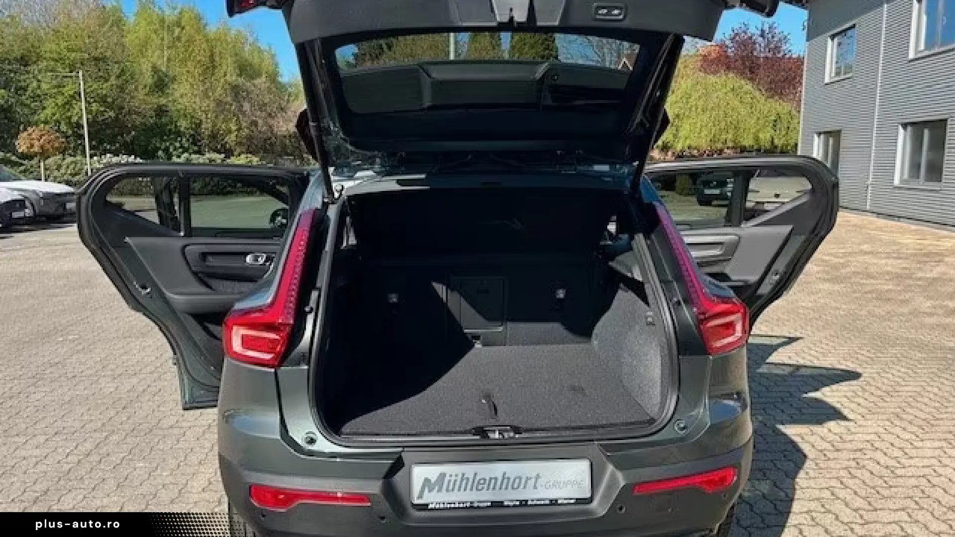 Volvo XC40 B4 DKG ULTRA DARK