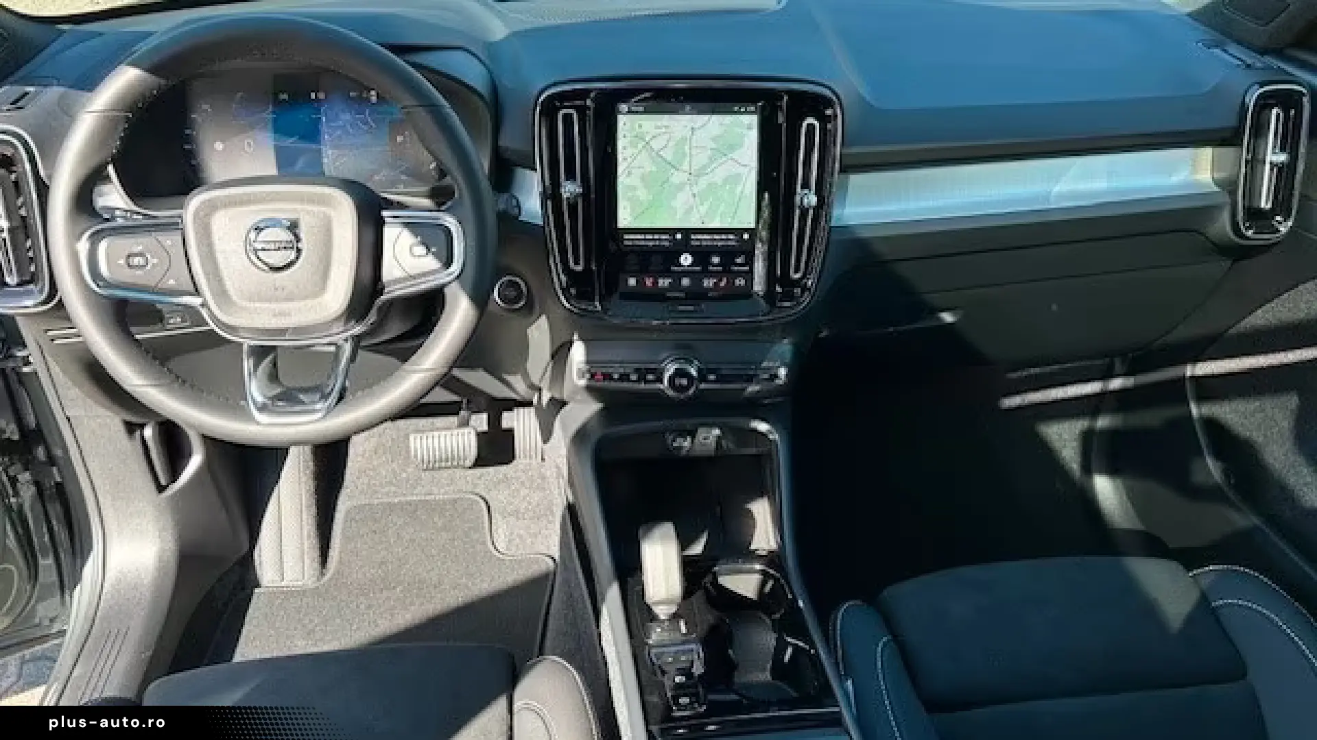 Volvo XC40 B4 DKG ULTRA DARK
