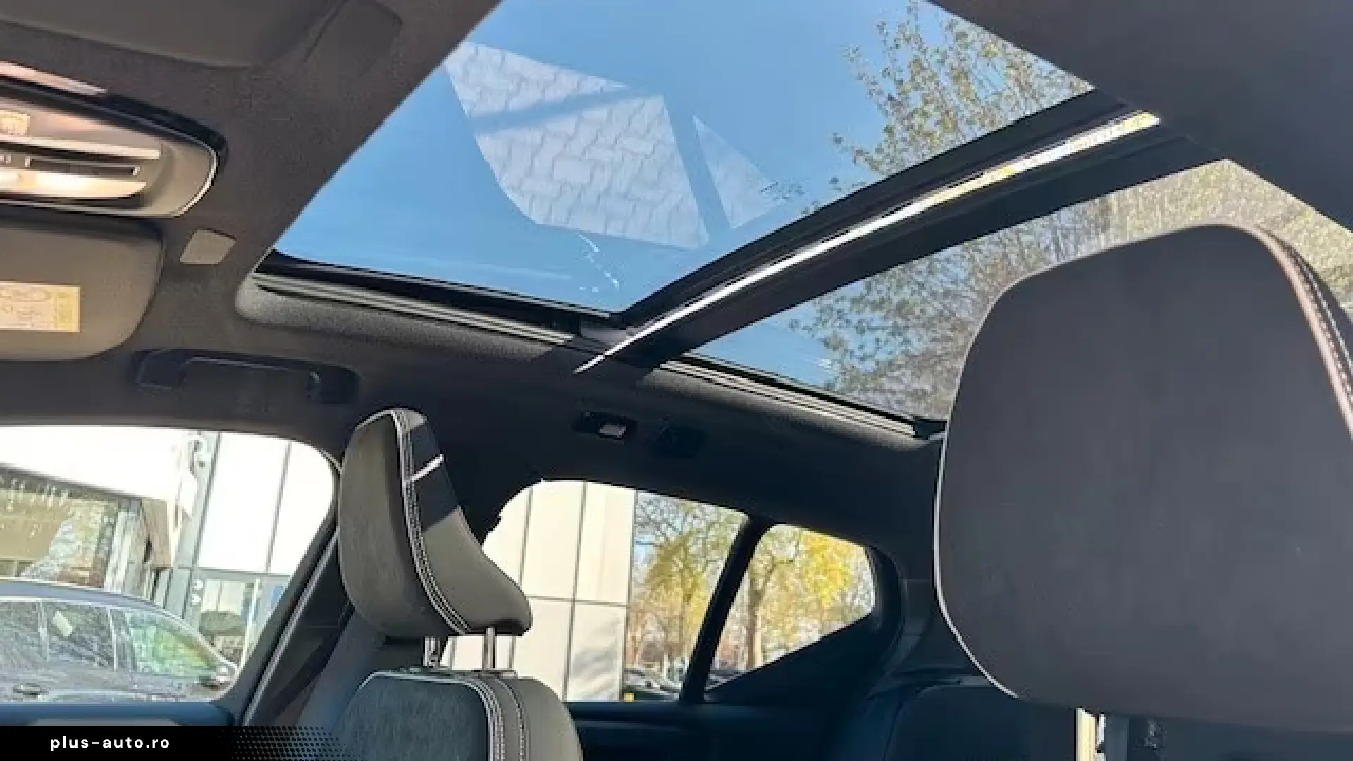 Volvo XC40 B4 DKG ULTRA DARK