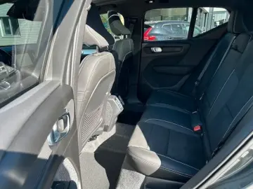 Volvo XC40 B4 DKG ULTRA DARK