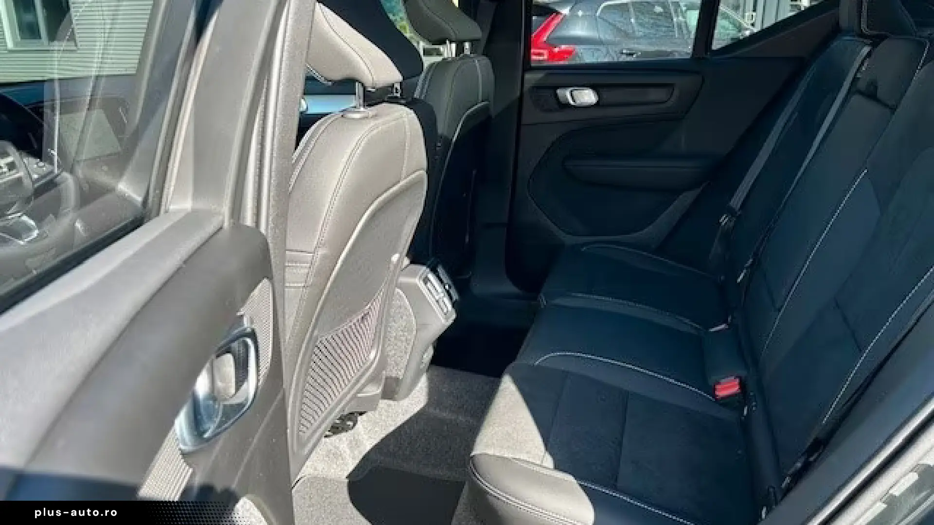 Volvo XC40 B4 DKG ULTRA DARK