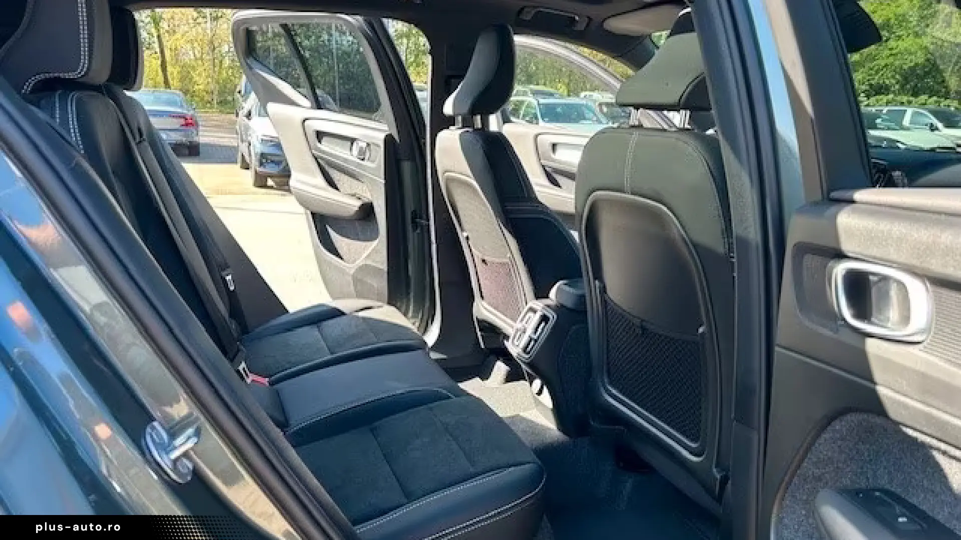 Volvo XC40 B4 DKG ULTRA DARK