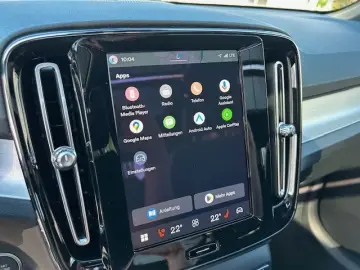 Volvo XC40 B4 DKG ULTRA DARK