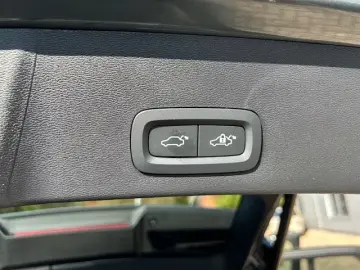 Volvo XC40 B4 DKG ULTRA DARK