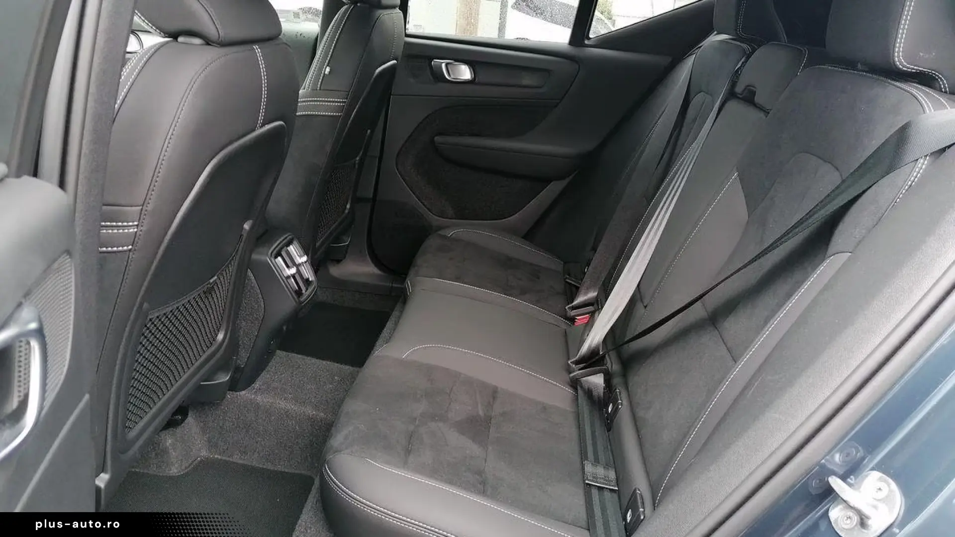 Volvo XC40 B4 FWD Plus Dark ACC 360