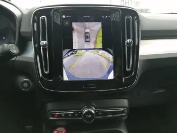 Volvo XC40 B4 FWD Plus Dark ACC 360