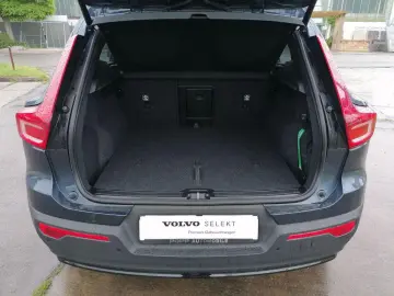 Volvo XC40 B4 FWD Plus Dark ACC 360