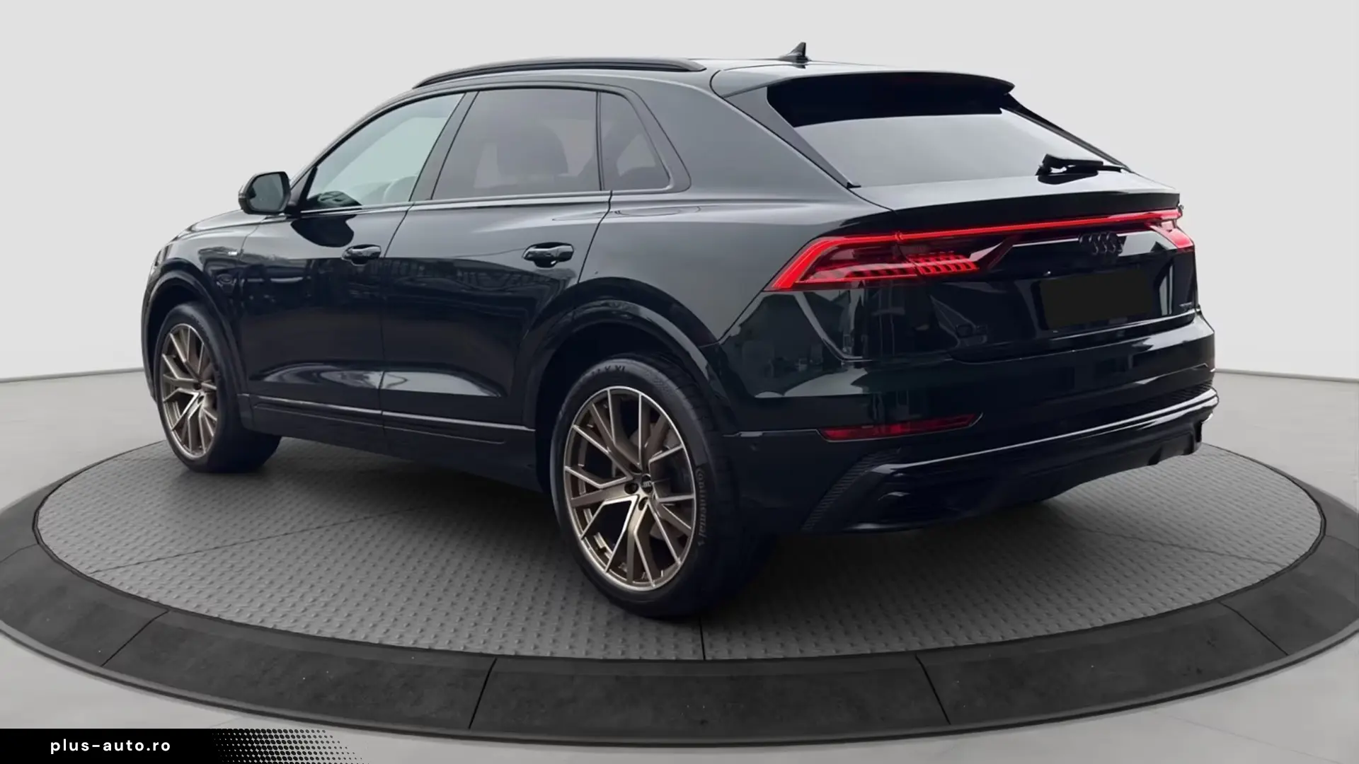 Audi Q8 50 TDI Quattro S-Line   Finanțare Leasing