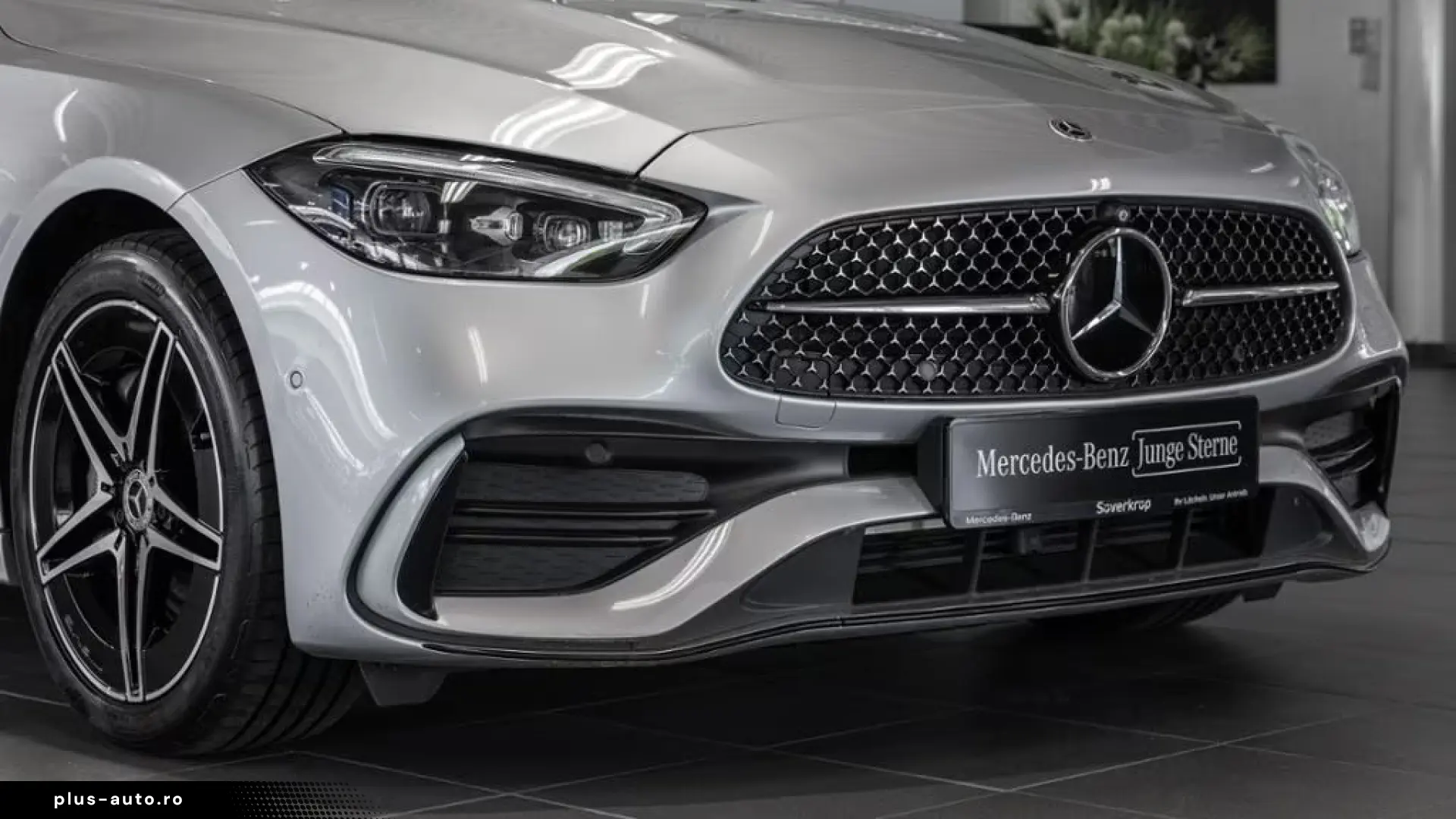 Mercedes-Benz C 400 e 4M   AMG NIGHT MEMO 360