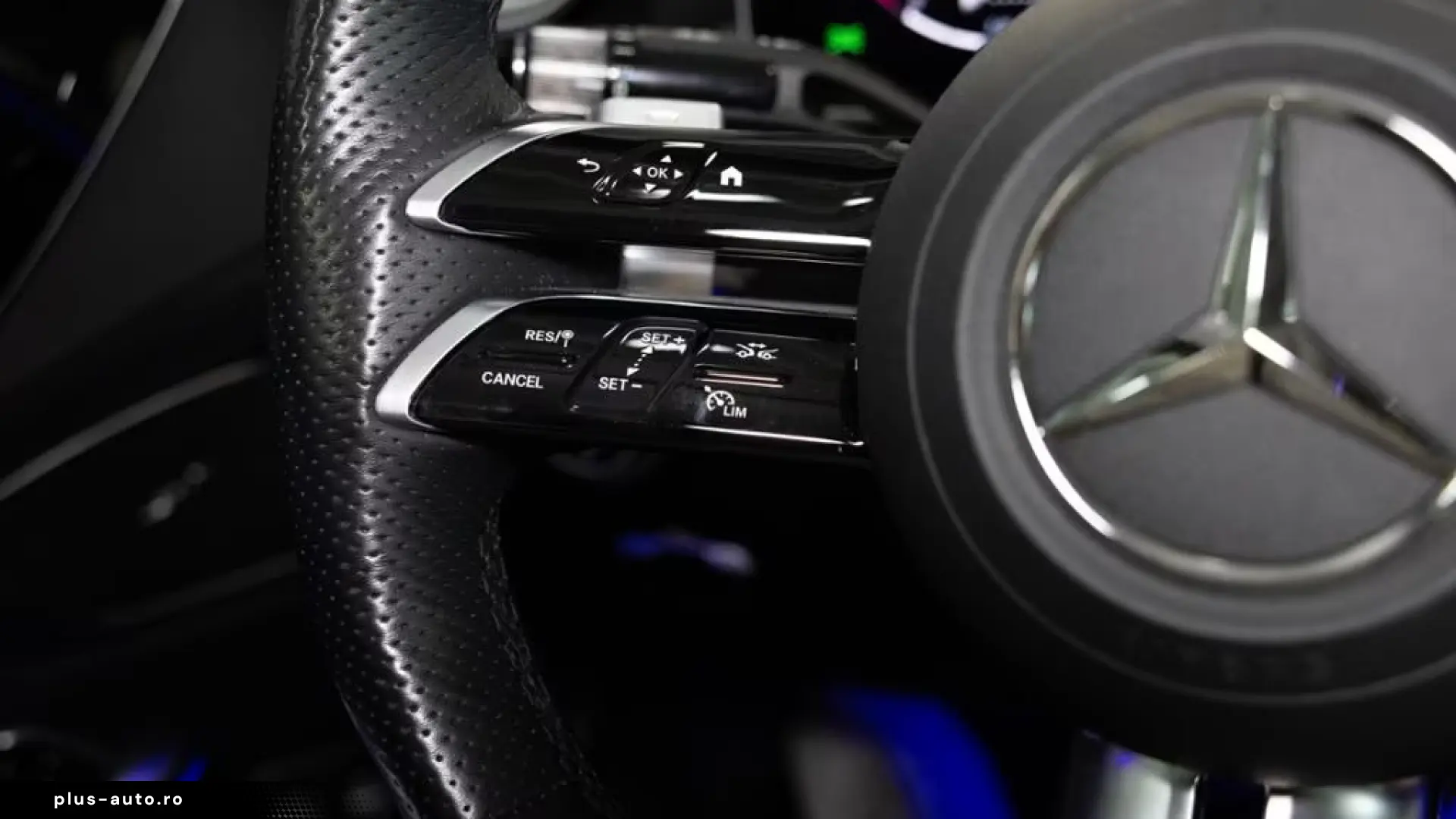 Mercedes-Benz C 400 e 4M   AMG NIGHT MEMO 360