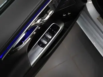 Mercedes-Benz C 400 e 4M   AMG NIGHT MEMO 360