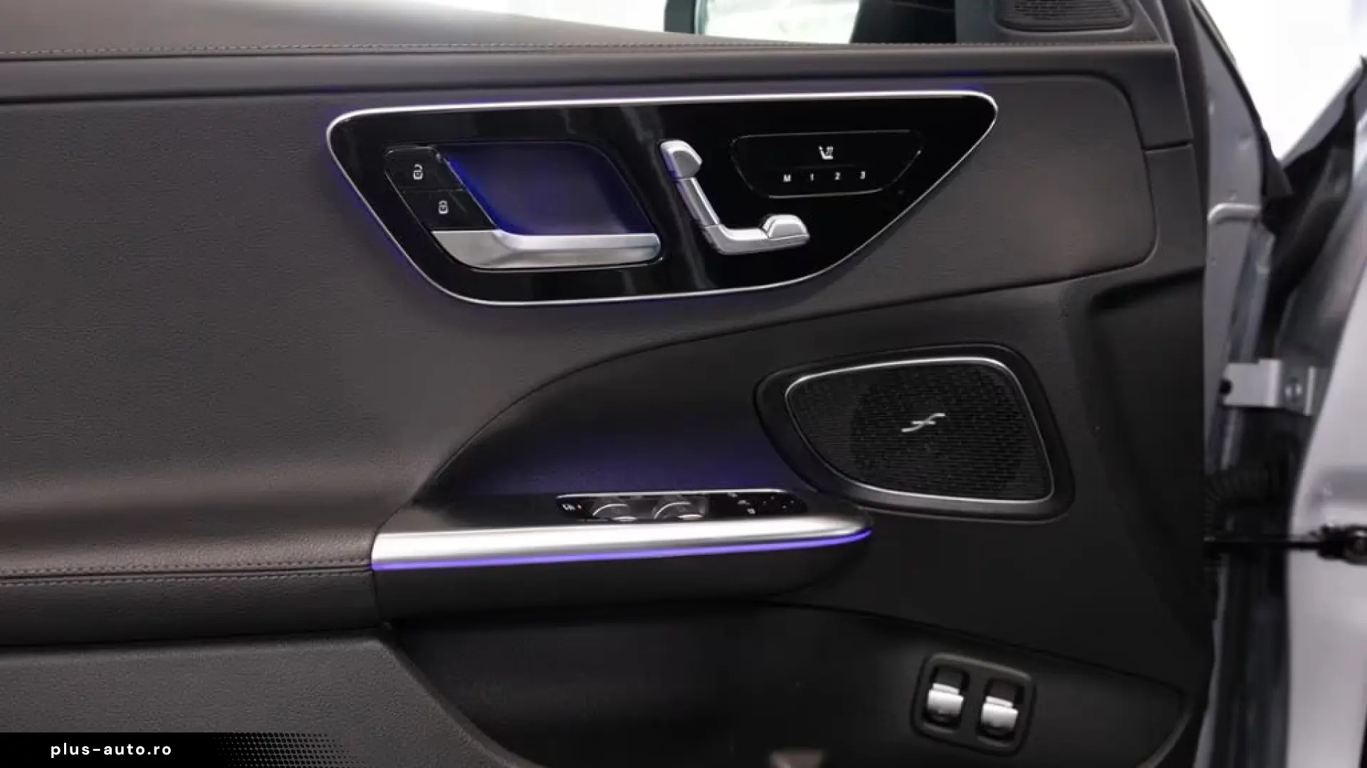 Mercedes-Benz C 400 e 4M   AMG NIGHT MEMO 360