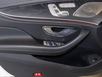 MERCEDES-BENZ CLS 400 d 4M  AMG Night Multibeam Distro Burm