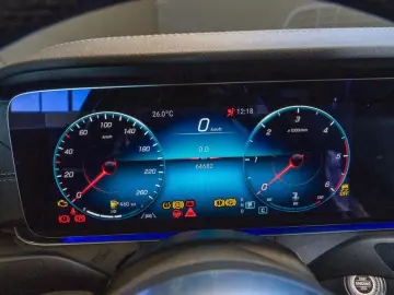 MERCEDES-BENZ CLS 400 d 4M  AMG Night Multibeam Distro Burm