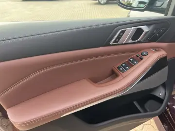 BMW X5 xDrive 45e M Sport Laser AHK Navigation Leder