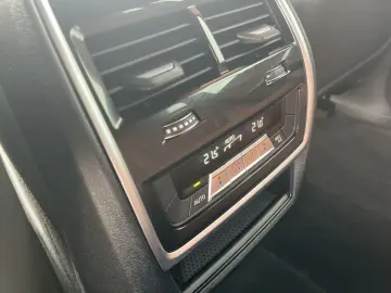 BMW X5 xDrive 45e M Sport Laser AHK Navigation Leder
