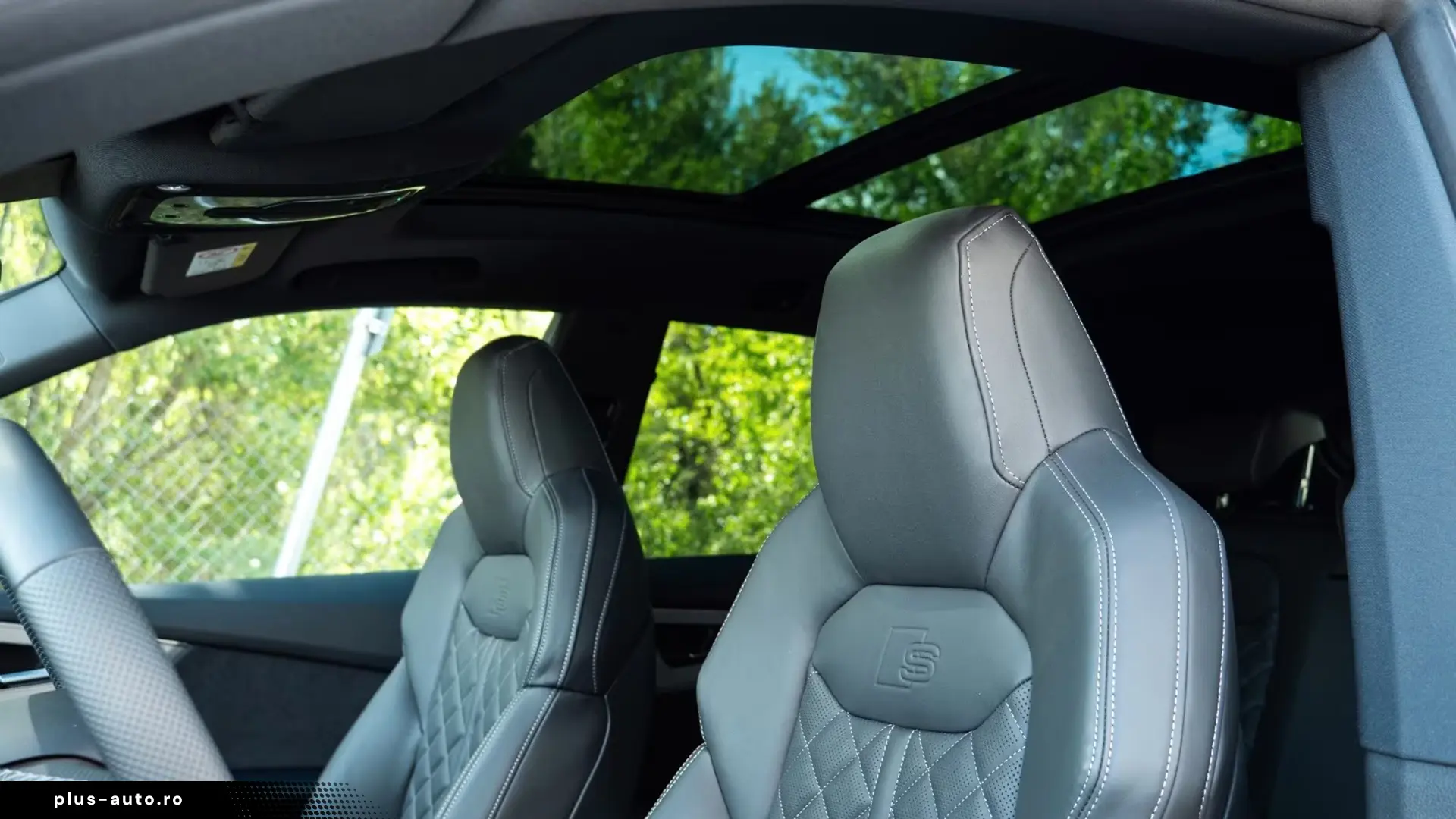 Audi Q8 55 TFSIe Quattro S-Line   Finanțare Leasing