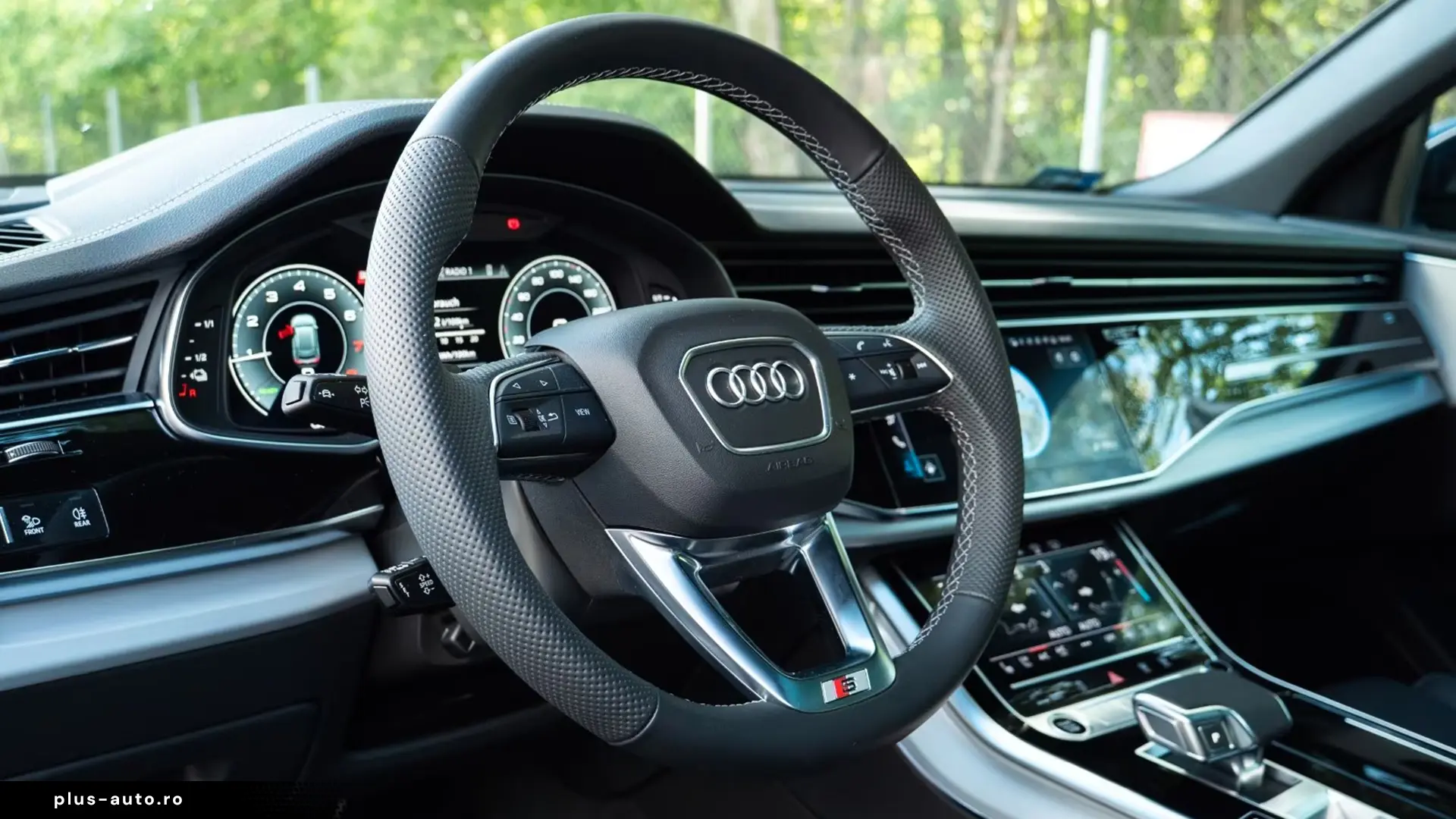 Audi Q8 55 TFSIe Quattro S-Line   Finanțare Leasing