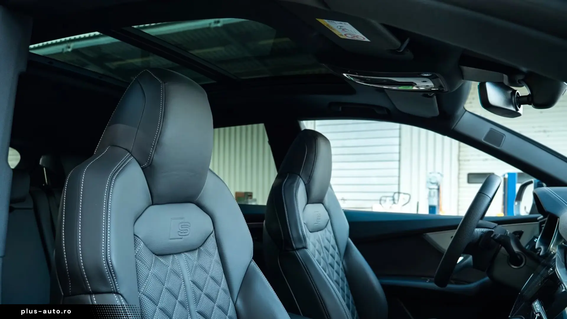 Audi Q8 55 TFSIe Quattro S-Line   Finanțare Leasing