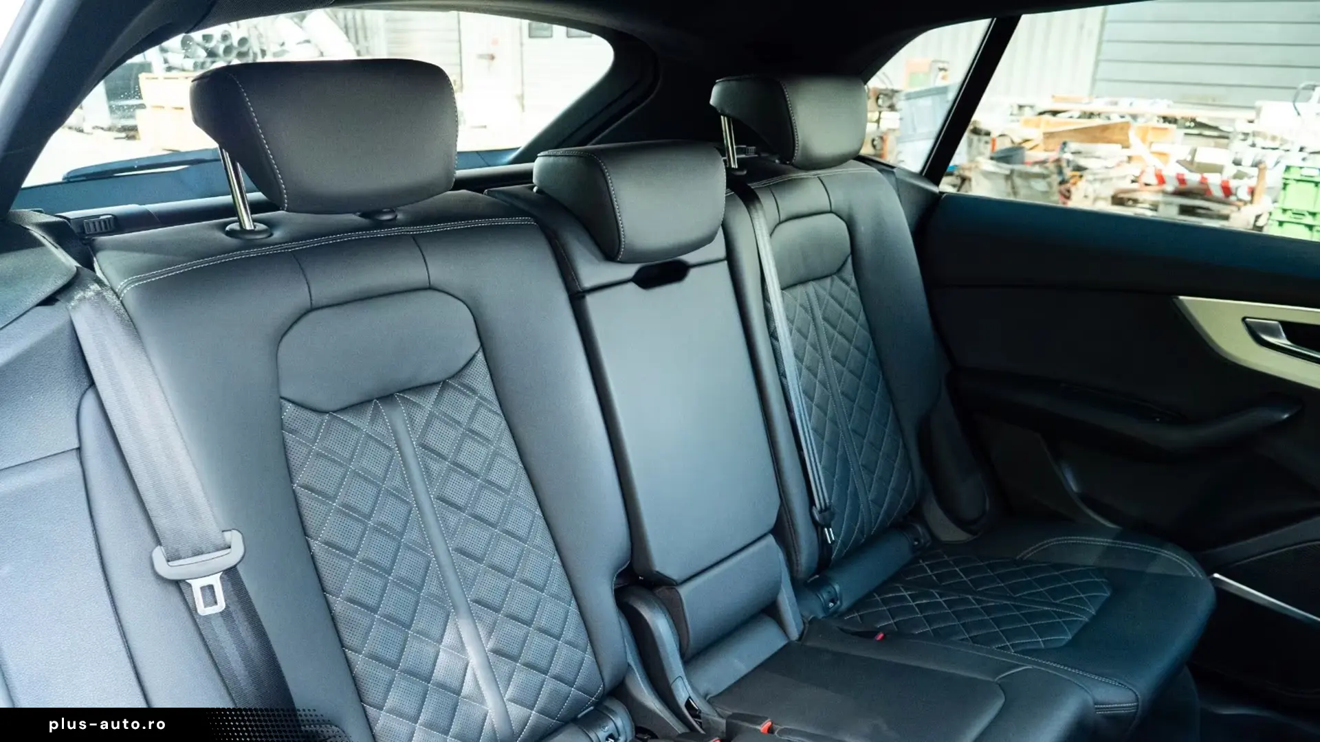 Audi Q8 55 TFSIe Quattro S-Line   Finanțare Leasing