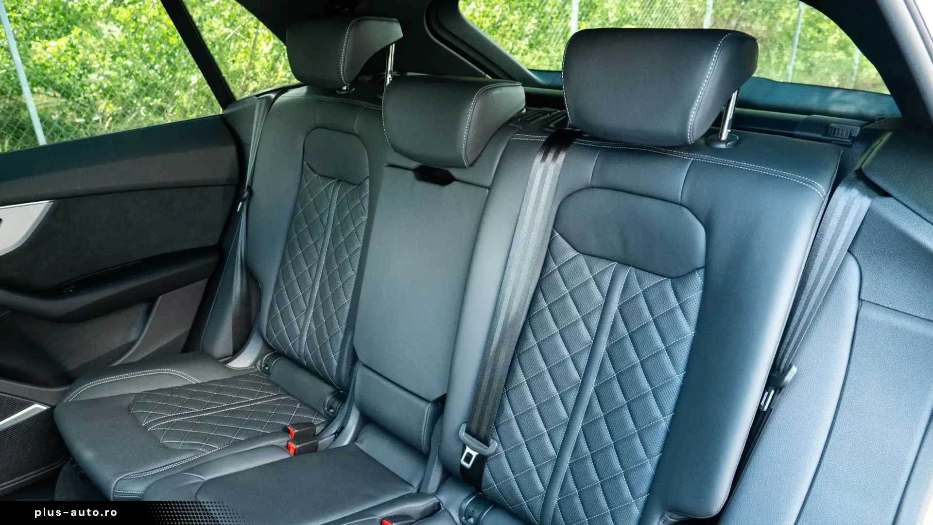 Audi Q8 55 TFSIe Quattro S-Line   Finanțare Leasing