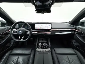 BMW 550e xDrive M Sport Pro Pano