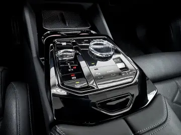 BMW 550e xDrive M Sport Pro Pano