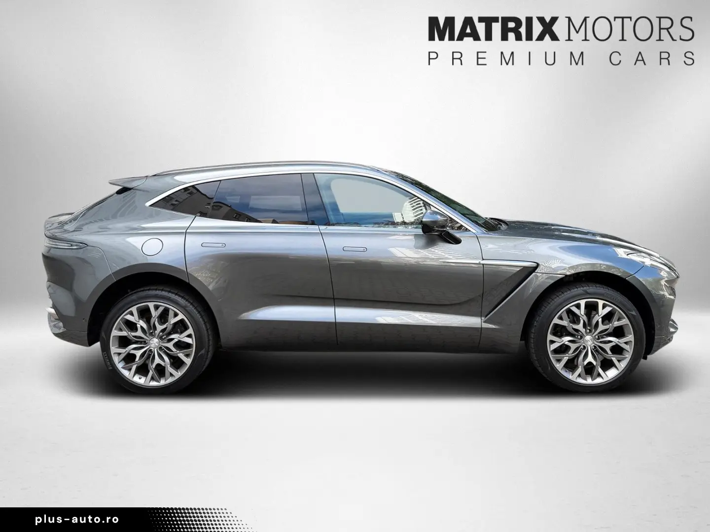ASTON MARTIN DBX NEWSERVICE Panorama Premium AudioSystem