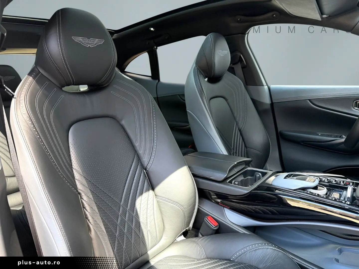 ASTON MARTIN DBX NEWSERVICE Panorama Premium AudioSystem