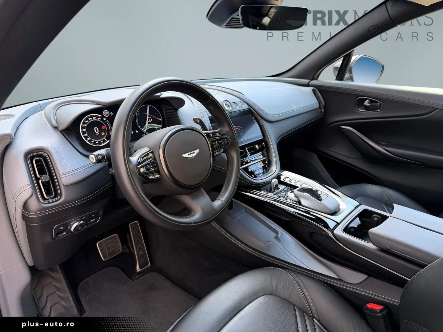 ASTON MARTIN DBX NEWSERVICE Panorama Premium AudioSystem