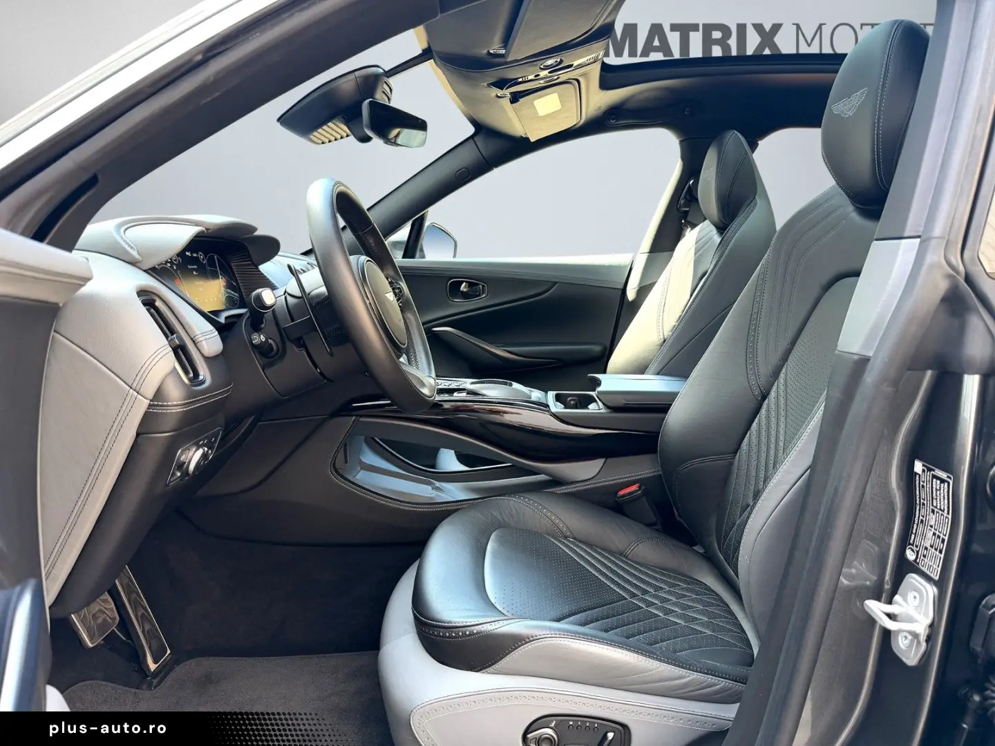 ASTON MARTIN DBX NEWSERVICE Panorama Premium AudioSystem