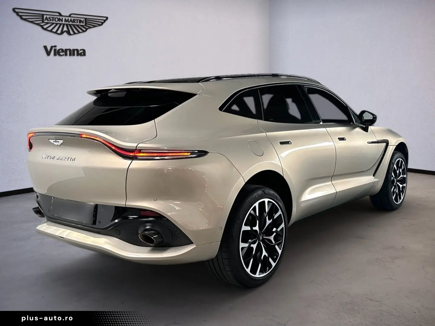 ASTON MARTIN DBX 4.0 V8