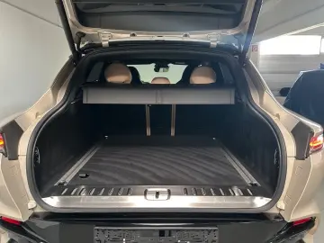 ASTON MARTIN DBX 4.0 V8