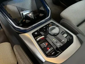 BMW X3 20d xDr MSport IconicGlow 360 Keyless HUD MemoryS